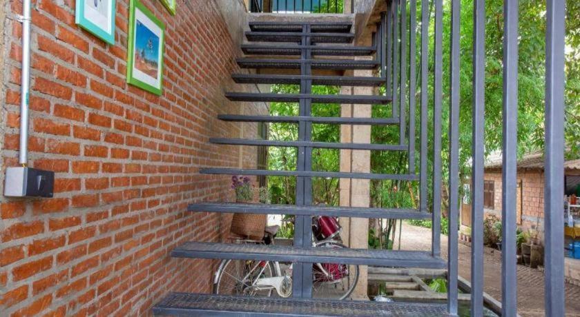 Oyo 1155 Bikers House And Enduro Tours Chiang Mai Hotel Exterior photo